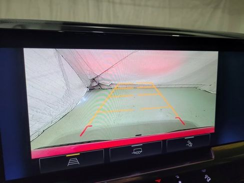 Used 2022 Chevrolet Silverado 1500 LT image 8