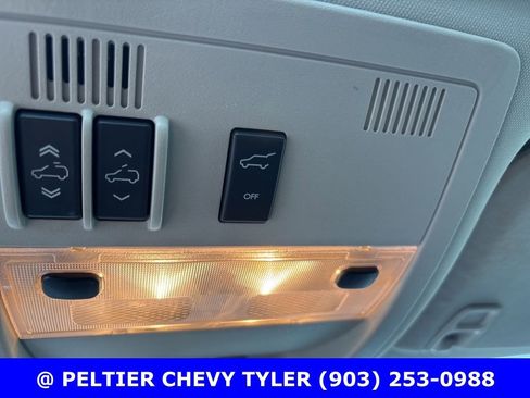 Used 2011 GMC Yukon Denali image 18