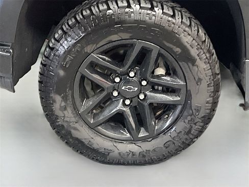Used 2022 Chevrolet Silverado 1500 LT Trail Boss w/ Convenience Package II image 32