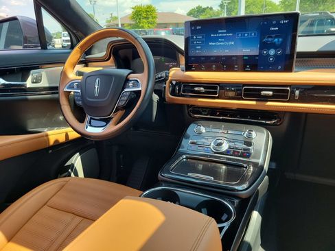 Certified 2022 Lincoln Nautilus Black Label w/ Class II Trailer Tow Package AWD/4WD image 13