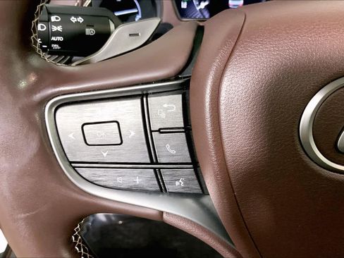 Used 2018 Lexus LS 500 AWD image 23