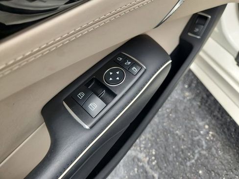Used 2017 Mercedes-Benz SL 550 image 23