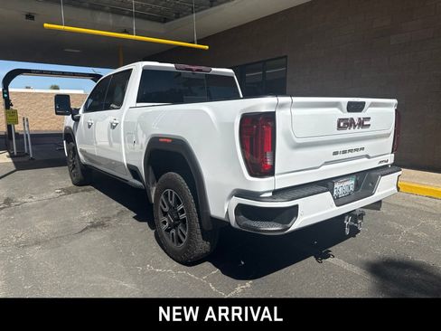 Certified 2022 GMC Sierra 2500 AT4 w/ AT4 Preferred Package AWD/4WD image 5