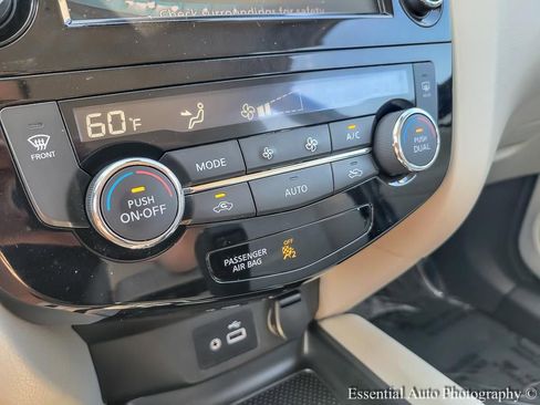 Used 2019 Nissan Rogue Sport SV image 15