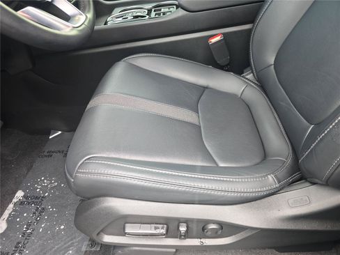 Used 2025 Honda Pilot Touring image 15