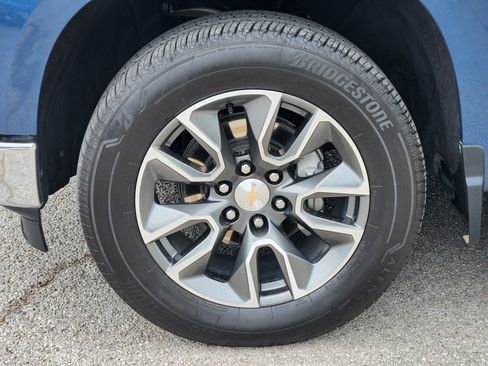 Used 2024 Chevrolet Silverado 1500 LT image 29