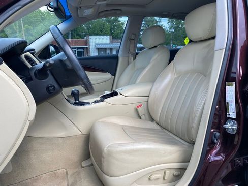 Used 2016 INFINITI QX50 Base w/ Deluxe Touring Package image 11