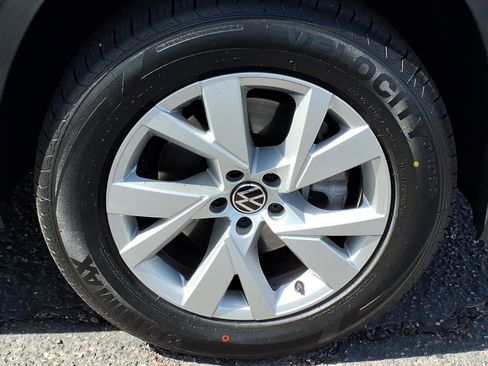 Certified 2021 Volkswagen Atlas Cross Sport S image 9