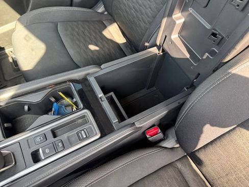 Used 2023 Nissan Pathfinder SV image 17