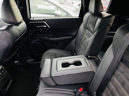 Used 2022 Mitsubishi Outlander SEL Black Edition FWD image 26