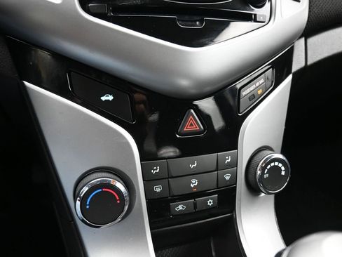 Used 2015 Chevrolet Cruze LT w/ RS Package image 19