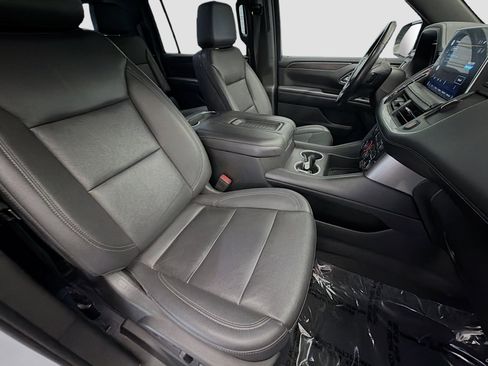 Used 2022 Chevrolet Suburban LT AWD/4WD image 15