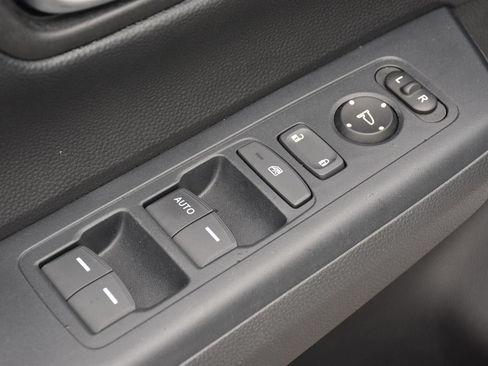 Used 2024 Honda CR-V LX image 9