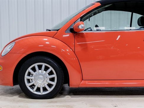 Used 2004 Volkswagen Beetle GLS FWD image 3