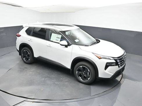 Used 2026 Nissan Rogue SV w/ SV Premium Package AWD/4WD image 23