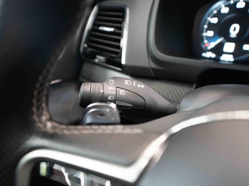 Used 2018 Volvo XC90 T8 R-Design w/ Convenience Package AWD/4WD image 13