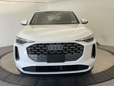 Certified 2025 Audi Q5 Premium w/ Convenience Package AWD/4WD image 9