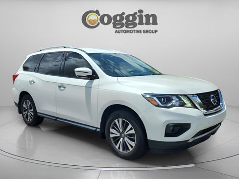 Used 2017 Nissan Pathfinder SL w/ SL Tech Package FWD image 7