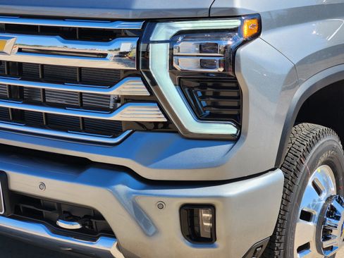 New 2026 Chevrolet Silverado 3500 High Country w/ High Country Premium Package image 17