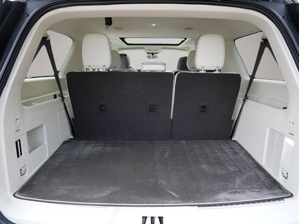 Used 2024 Lincoln Navigator L Black Label AWD/4WD image 12