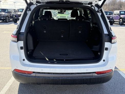 New 2026 Jeep Grand Cherokee Laredo image 7