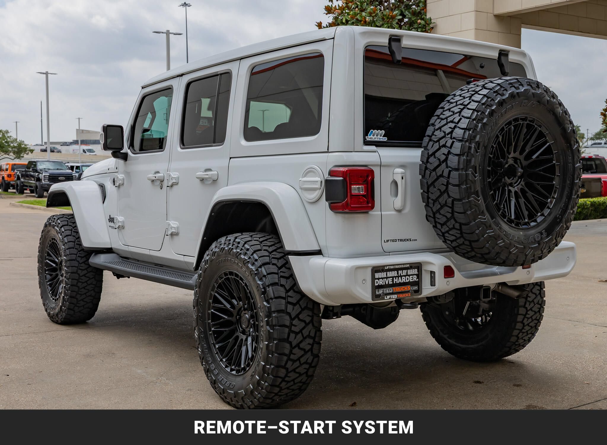 Used 2022 Jeep Wrangler Unlimited Sahara AWD/4WD image 7