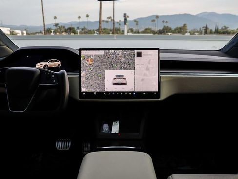 Used 2023 Tesla Model X Plaid image 15