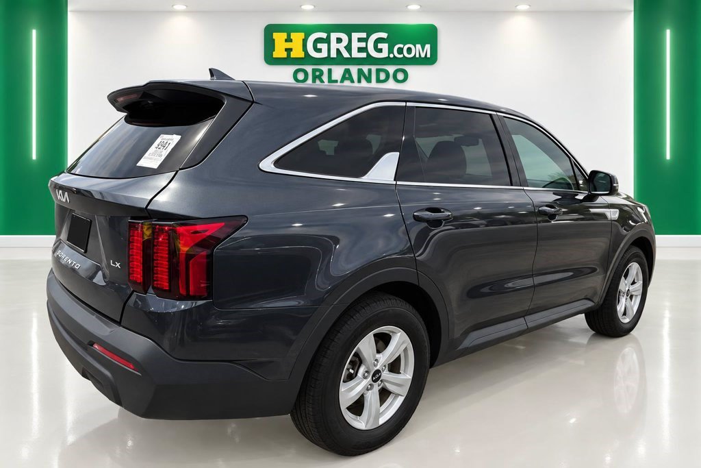 Used 2022 Kia Sorento LX FWD image 6