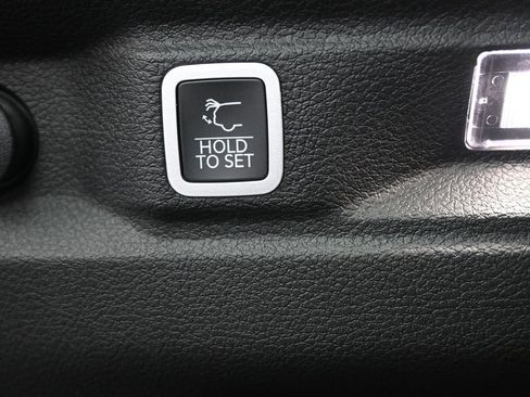 New 2025 Jeep Grand Cherokee L Altitude image 25