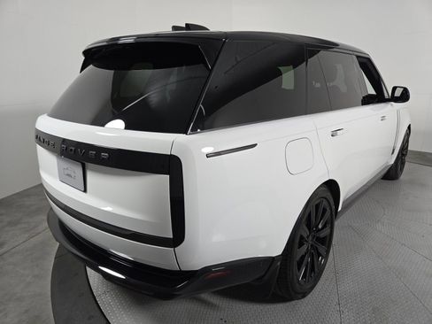 New 2026 Land Rover Range Rover Long Wheelbase SE image 2