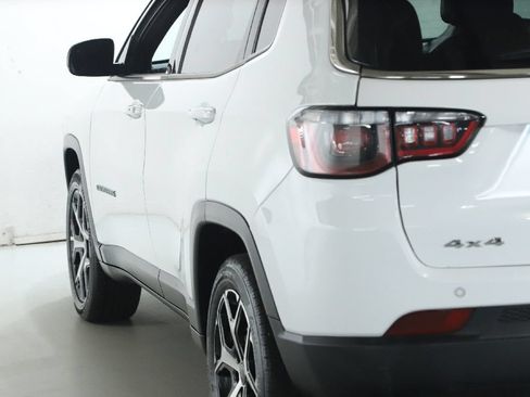 Used 2025 Jeep Compass Limited AWD/4WD image 41