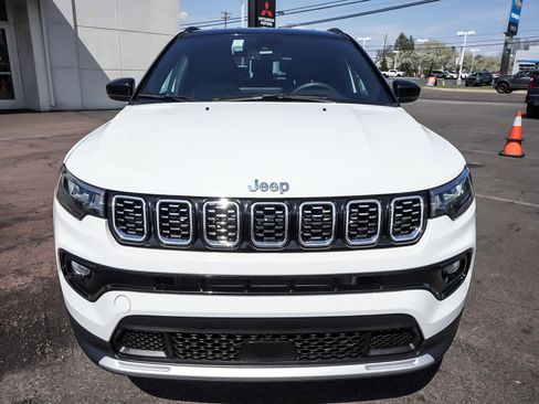 Used 2025 Jeep Compass Limited AWD/4WD image 2