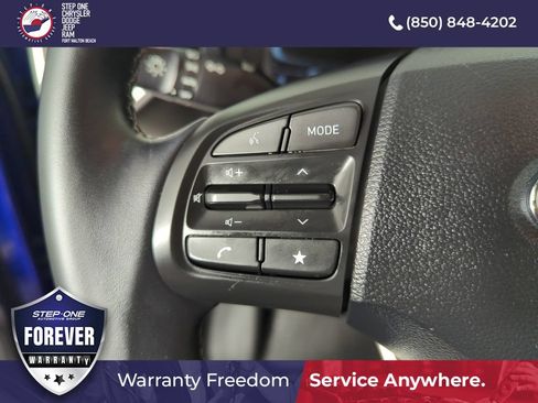 Used 2023 Hyundai Venue SEL FWD image 21