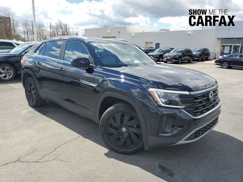 Used 2025 Volkswagen Atlas Cross Sport SE image 1