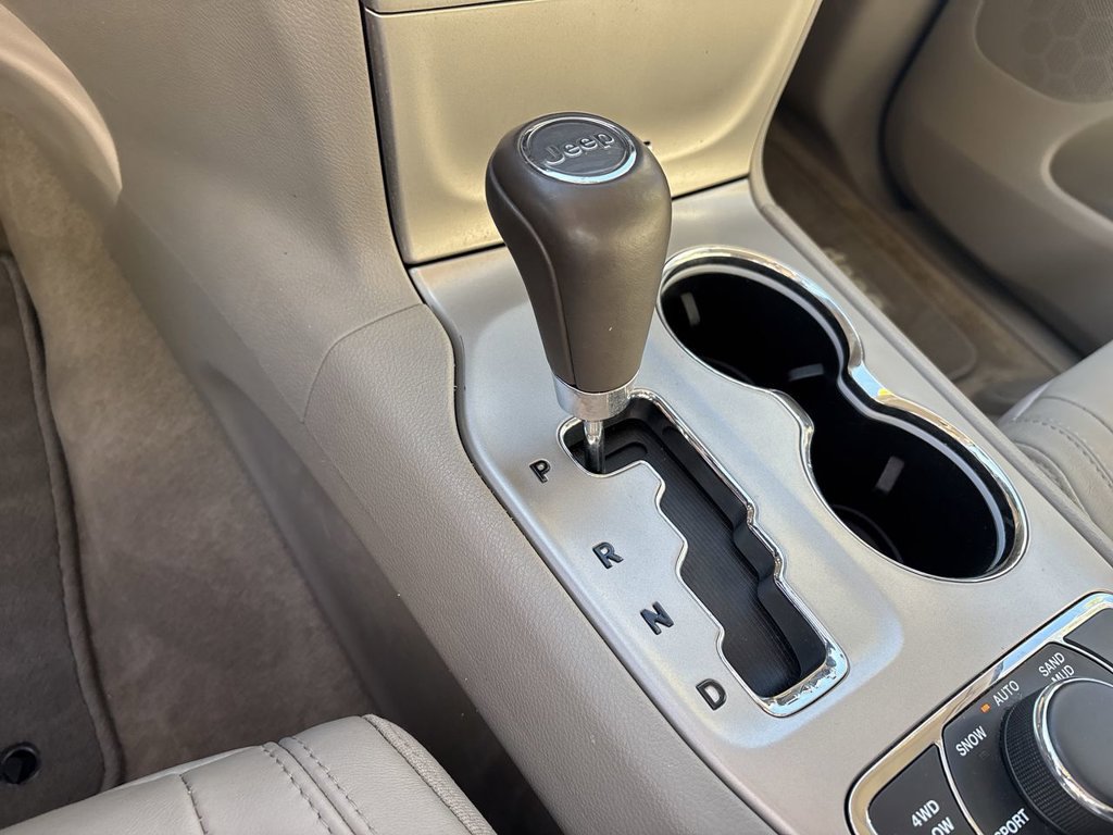 Used 2012 Jeep Grand Cherokee Laredo AWD/4WD image 21
