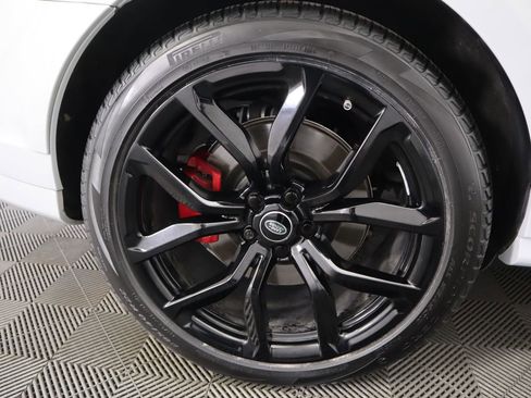 Used 2022 Land Rover Range Rover Sport SVR image 32