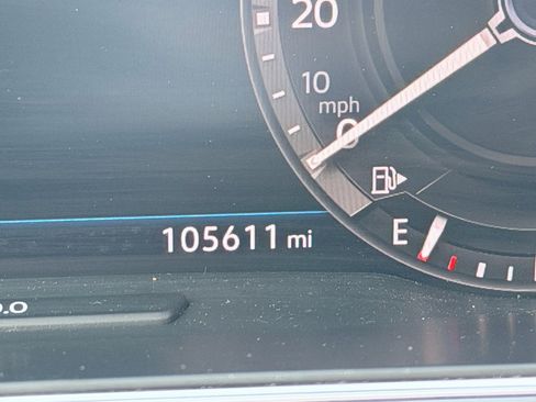 Used 2018 Volkswagen Tiguan SEL Premium image 10