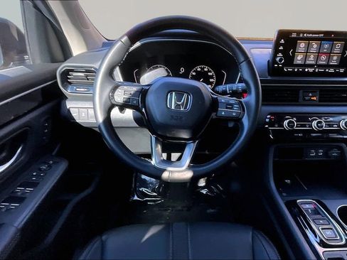 Certified 2025 Honda Pilot EX-L image 8