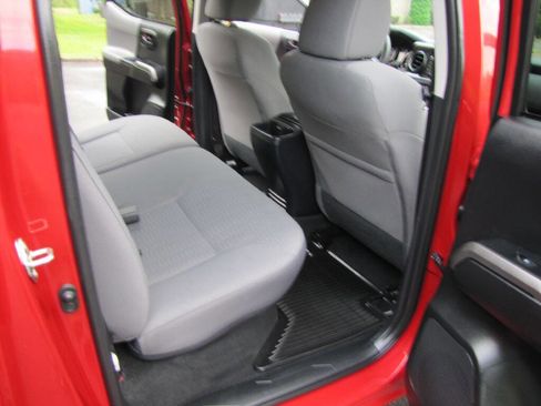 Used 2019 Toyota Tacoma 2WD Double Cab image 21