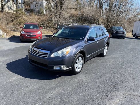 Used 2011 Subaru Outback 2.5i Premium image 1
