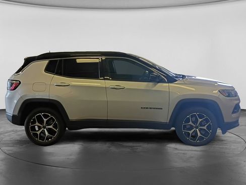 Used 2025 Jeep Compass Limited AWD/4WD image 11