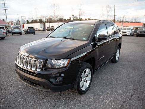 Used 2015 Jeep Compass Latitude image 7