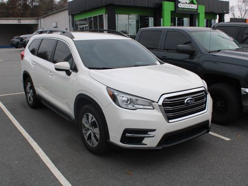 Used 2021 Subaru Ascent Premium w/ Convenience Package image 3