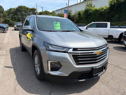 Used 2023 Chevrolet Traverse LT AWD/4WD image 4