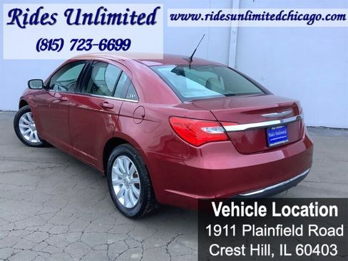Used 2011 Chrysler 200 Touring image 4