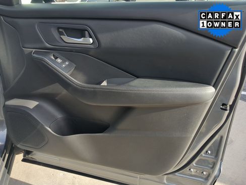 Used 2024 Nissan Rogue SV image 28