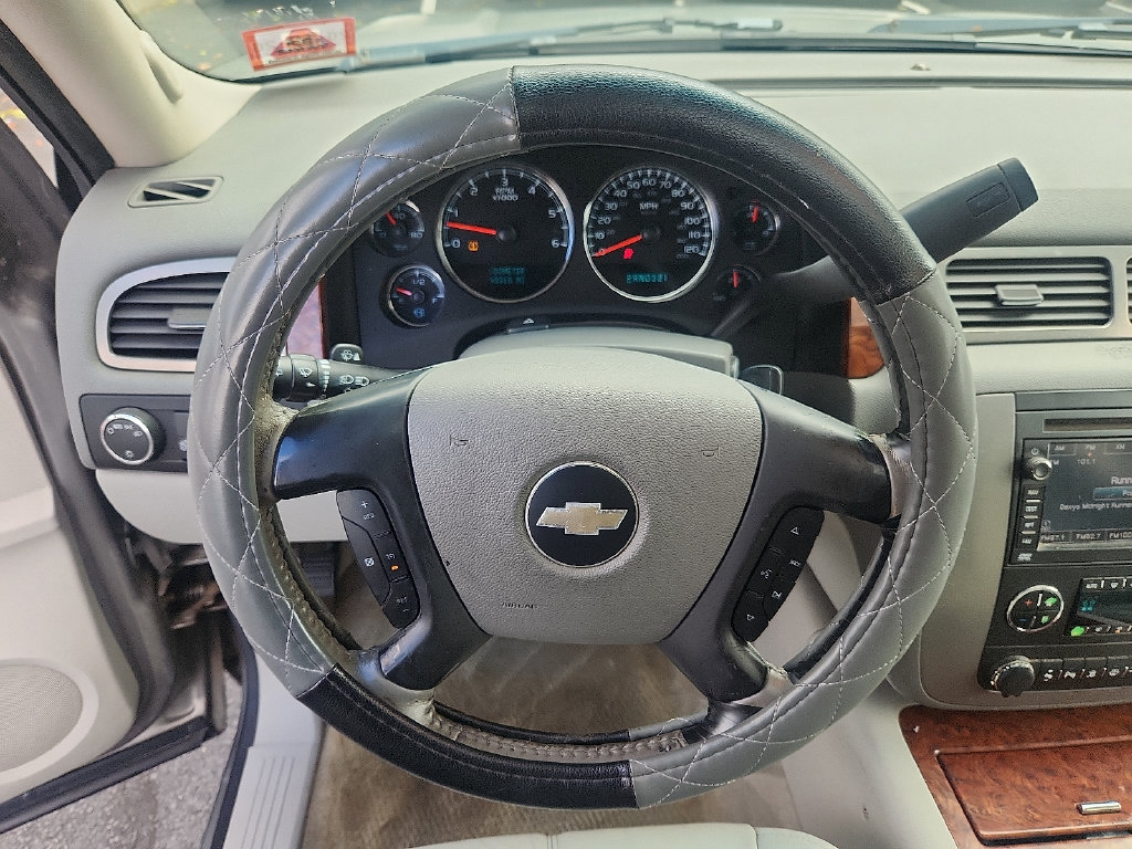 Used 2008 Chevrolet Tahoe LTZ w/ LTZ Preferred Equipment Group AWD/4WD image 20