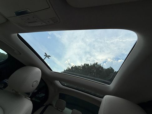 Used 2017 Mercedes-Benz C 300 Sedan image 30