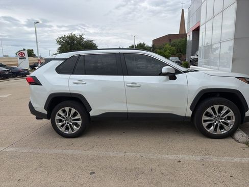 Used 2025 Toyota RAV4 XLE Premium FWD image 3