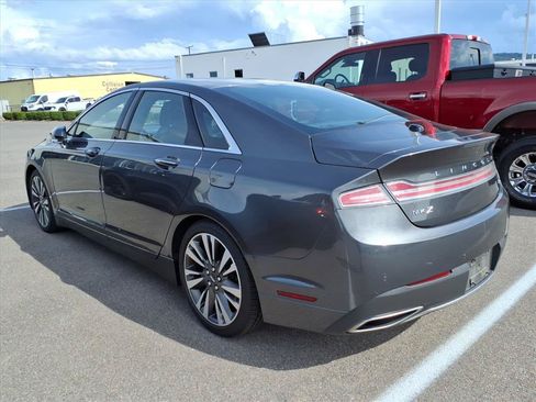 Used 2017 Lincoln MKZ Reserve w/ Climate Package FWD image 5